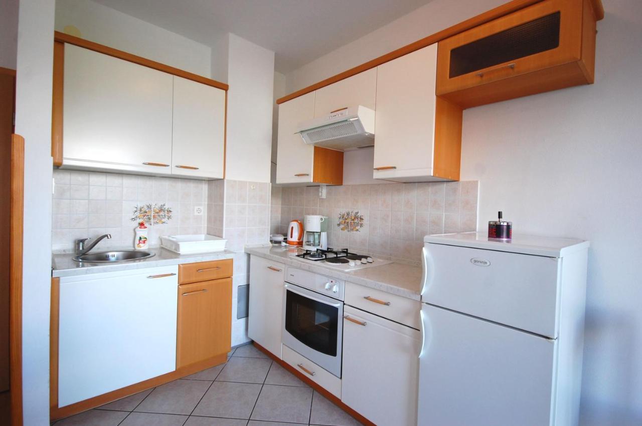 Apartments Andrea By El-Pi Tours Njivice Exterior foto